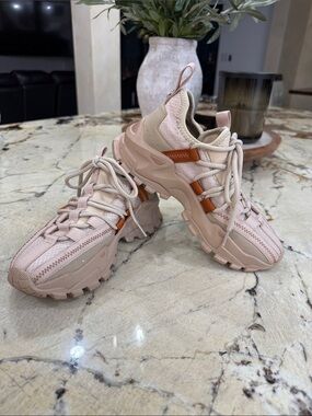 Steve Madden Beige Chunky Sneakers